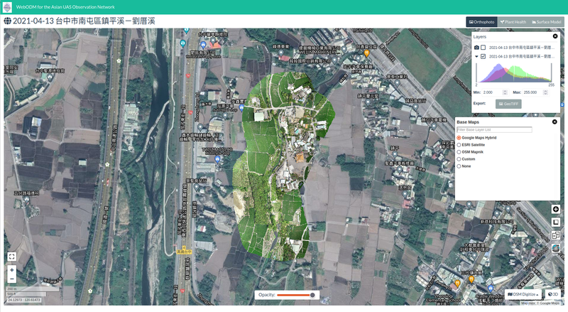 圖 5:經 WebODM 處理後的拍攝影像與 Google Map 的結合(圖片中央鮮明色塊為拍攝影像)